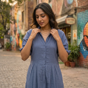 Robe chemise en lin et coton bleu, manches bouffantes, longueur midi, col rabattu, ourlet plissé, tenue décontractée d'été - Product Image 1