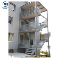 Escalier Prima pour maison résidentielle, designs de piliers en bois personnalisés pour petits espaces, escalier grillagé
