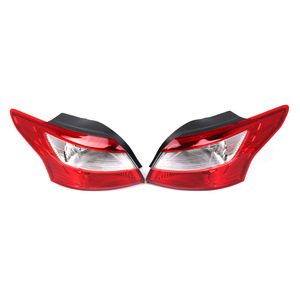 Luces Traseras para Ford Focus Sedán 2012-2014, Luces Traseras Halógenas con Función de Señalización y Frenado - Product Image 1