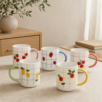 Tasses à fruits à carreaux colorées peintes à la main SWT, qui apportent un charme ludique et un caractère frais aux cuisines européennes et américaines au quotidien
