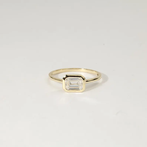 Anillo de Compromiso de Lujo con Diamante de Laboratorio Corte Esmeralda de 0.75 a 2 Ct, Certificado IGI, Oro Sólido de 18K, Regalo de Aniversario - Product Image 1