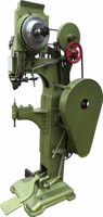 Machine à riveter hydraulique automatique pour pièces métalliques