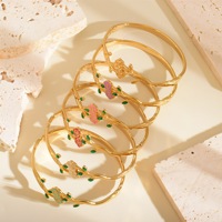 Gelang Manset Bunga Kamelia Enamel Baja Tahan Karat Grosir Berlapis Emas, Gelang Bunga Tahan Air, Perhiasan Fashion untuk Wanita