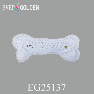 แผ่นปะติดกระดูกสุนัขโครเชต์สีขาวสำหรับการ์ดเฉลิมฉลอง - Product Image 2