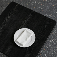 Mobilier de restaurant de style moderne, adapté aux cafés décontractés et aux pâtisseries. La qualité des tables et des chaises est excellente