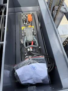 Apilador eléctrico de litio GP 1.6Ton de marca famosa de China | Altura de elevación de 6M | Modelo estándar | Tiempo de ejecución 8H | Especialista en almacén - Product Image 3