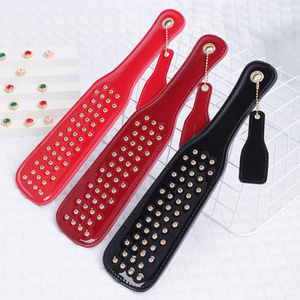 Juguetes sexuales para adultos SM, Herramientas de remaches, Flogger SP, Látigo de cuero para castigo y golpeteo, Pala de golpeteo con remaches estilo punk, Látigo, Para parejas, Coqueteo, Fetiche, Cosplay - Product Image 2