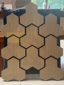 แผ่นผนังอะคูสติก<span class=keywords><strong>ไม้</strong></span> MDF โพลีเอสเตอร์ ป้องกันสิ่งแวดล้อม แผ่นผนังรูปหกเหลี่ยมใยโพลีเอสเตอร์ - Product Image 3