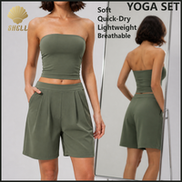 Ensemble deux pièces streetwear et yoga pour femme : Haut bandeau sans bretelles et short bermuda plissé taille haute, toucher brossé