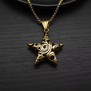 Collana da uomo all'ingrosso con ciondolo a stella Pentagonale Punk intagliata, in acciaio inossidabile, impermeabile, anallergica, gioielli alla moda - Product Image 3