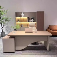 Bureau d'ordinateur de luxe en bois massif peu encombrant en forme de L avec tiroirs de rangement et bordure en PVC pour