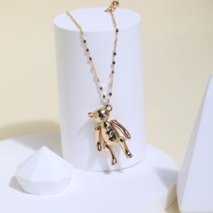 Großhandel Niedliche Cartoon-Tierpuppe Bär 18k Echtgold-Anhänger Halskette für Mädchen Schmuck Halskette Gold Modeschmuck - Product Image 2