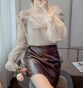 2024 nouvelle chemise en mousseline de soie française pour femmes col à fleurs 3D haut à une épaule - Product Image 5