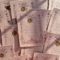 Carte de vœux fantaisie personnalisée en carton ondulé écologique imprimée en offset format A5 avec logo en relief, impression Vanille