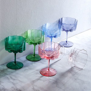 Verres à <span class=keywords><strong>martini</strong></span> et gobelets à champagne créatifs en forme de pétale côtelé de haute qualité pour mariage, verrerie vintage en forme de pétale – Vente en gros - Product Image 5