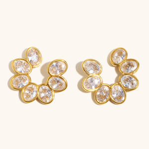 डिंगरन फैशन फूलों की स्टड इयररिंग्स 18k सोने की प्लेटेड स्टेनलेस स्टील चमकदार जिरकॉन नॉन टैर्निश वाटरप्रूफ महिला ट्रेंडी - Product Image 1