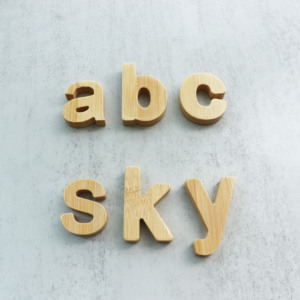 मोंटेसरी शैक्षिक खिलौना रेफ्रिजरेटर चुंबक संख्या लकड़ी बांस शिल्प वर्णमाला और 3 डी दीवार सजावटी शब्द पत्र - Product Image 5