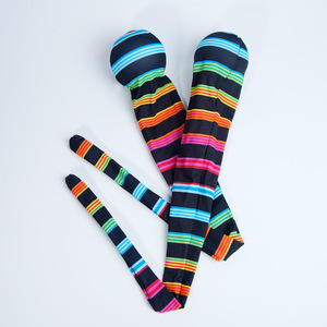 Accessoires de jonglage : Poi en polyester multicolores de 20 cm, en forme de chaussette élastique, pour jonglage à la main et mouvements ondulés - Product Image 2