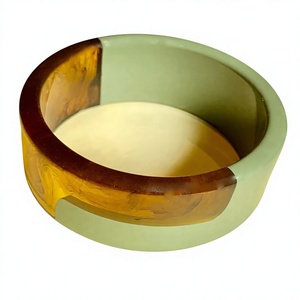 Nouvel ensemble de bracelets vintage mignons en résine acrylique, rayés marron et multicolores, unisexe, tendance et élégants - Product Image 2