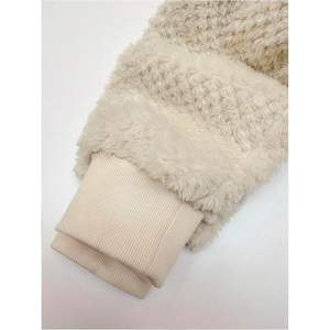 Sweat-shirt à capuche en molleton personnalisé pour femme, manches longues, longueur standard, avec cordon de serrage, pour l'automne - Product Image 3