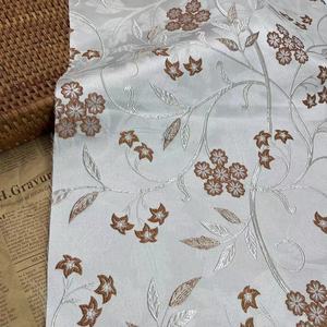 <span class=keywords><strong>Tissu</strong></span> <span class=keywords><strong>brocart</strong></span> dernier cri <span class=keywords><strong>au</strong></span> mètre en polyester haut de gamme jacquard métallique fleurs <span class=keywords><strong>tissu</strong></span> <span class=keywords><strong>brocart</strong></span> pour robe de dame - Product Image 2