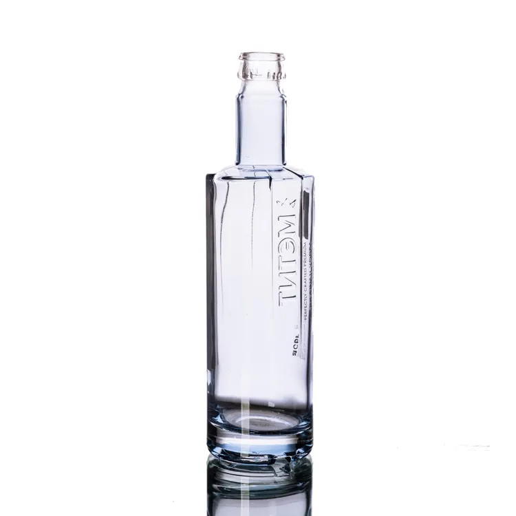 زجاجات فودكا زجاجية فارغة 750 مل من شركة Simi بطلاء ملون شفاف تُباع بالجملة