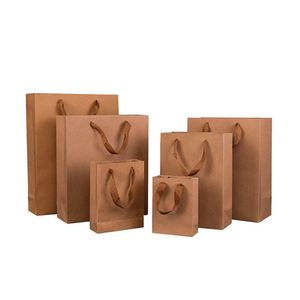 Bolsa de Papel Kraft Marrón con Asas Anchas, Personalizable, Ecológica, Hecha con Materiales Reciclados - Product Image 5