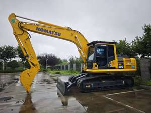 Excavatrice sur chenilles Komatsu PC200-8 d'occasion, 20 tonnes, faible nombre d'heures de travail, d'origine japonaise, pour travaux de construction. - Product Image 2