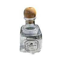 Vente en gros Bouteilles en verre transparentes, carrées, plates et avec logo personnalisé, estampées à chaud pour vodka Gin Whisky Spiritueux Mini Tequila