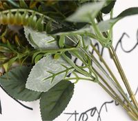 Sampel Gratis Buket Mawar Eucalyptus 7 Kuntum Simulasi Terlaris Gaya Nordik Musim Gugur Dekorasi Rumah Bunga Artificial