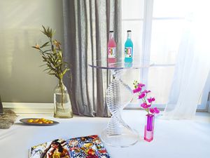 <strong>Clear</strong> Round <strong>Lucite</strong> End Table Luxury Modern <strong>Nightstand</strong> with <strong>Clear</strong> Small Round Top and Solid Post <strong>Acrylic</strong> Side Table