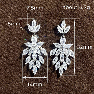 Eleganti Orecchini Pendenti a Foglia per Donne, Orecchini Scintillanti per Uso Quotidiano e Feste, Gioielli alla Moda - Product Image 4