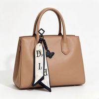 Breloque de sac style Coquette, foulard sportif, pendentif perle papillon, Y2K, nœud en ruban élégant, cordon de sac à dos, accessoire esthétique, cadeau