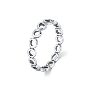 Anillo de Plata S925 con Círculo Hueco Delicado y Brillante para Mujer, Anillo de Dedo Minimalista y Moderno - Product Image 1