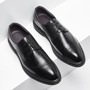 Chaussures d'affaires pour hommes en cuir, décontractées, durables, confortables, respirantes, flexibles, pour la marche quotidienne en extérieur - Product Image 3