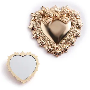 Dekoratif kompakt aynalar zarif altın kaplama Logo ile özel lüks kalp kompakt ayna