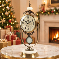 Horloge à pendule rétro européenne avec base en marbre blanc naturel, horloge de table en métal à quartz silencieuse, décoration luxueuse