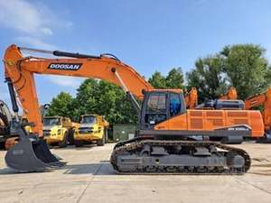 Excavatrice sur chenilles Doosan DX530 d'occasion, 50 tonnes, puissante, pour travaux de construction - Product Image 5