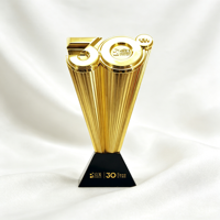 Trophée métallique personnalisé gravé au laser et embossé pour le 30e anniversaire, récompense en or avec numéro, reconnaissance d'entreprise, appréciation des employés