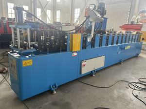 Machine de formage de profilés de volets roulants hydrauliques automatiques, équipement de fabrication de profilés de volets roulants en acier contrôlé par PLC - Product Image 3