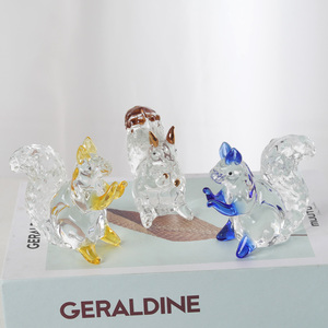 Figurine de collection écologique en papier cristal motif animal (écureuil), presse-papiers et ornement de centre de table - Product Image 5