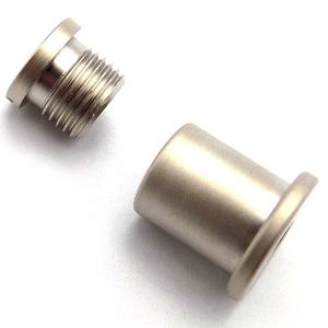 Vente en gros <span class=keywords><strong>de</strong></span> pinces pour câbles métalliques galvanisés en cuivre et zinc pour assemblages <span class=keywords><strong>de</strong></span> câbles avec finition zinguée - Product Image 5