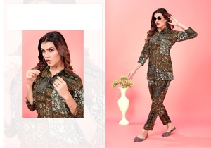 Conjunto de diseñador de material de rayón de primera calidad para mujer de proveedor indio a un precio asequible - Product Image 4