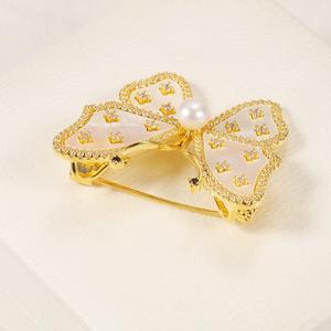 Broche de Perla de Agua Dulce de Lujo de Zhuji, Diseño de Mariposa, Cielo Estrellado, Concha Madre, Flor para el Pecho, para Moda, para Suéteres - Product Image 4