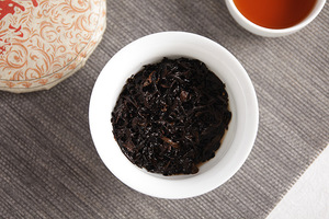 Té Puerh Maduro de Grado Imperial de Yunnan 2009, Botón Dorado, Pastel de Té Pequeño de 100g, Té Pu-Erh Comprimido para la Salud, Caja a Granel - Product Image 2