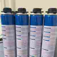 Adhésif polyuréthane liquide monocomposant blanc écologique Baolijia pour la construction industrielle, mousse pulvérisée à faible expansion
