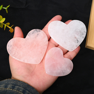 Pierre de Guasha en cristal en gros, outil de massage Guasha en quartz rose naturel en forme de cœur pour la santé - Product Image 5