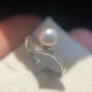 Bague en argent S925 en forme de V avec perle ronde de 6-7 mm, perles propres, bonne qualité, design simple et frais, taille réglable - Product Image 4