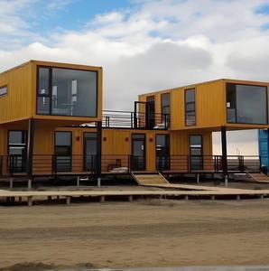 Trung tâm container đầy màu sắc hình học-Tòa nhà mô-đun Cắt nghệ thuật với thiết kế khối màu & cảnh ven biển - Product Image 6