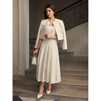 Fabricant OEM ODM sur mesure, ensemble deux pièces en tweed crème pour femmes, veste courte à perles, robe maxi sans manches, automne hiver, commandes en gros